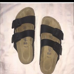Birkenstocks 39